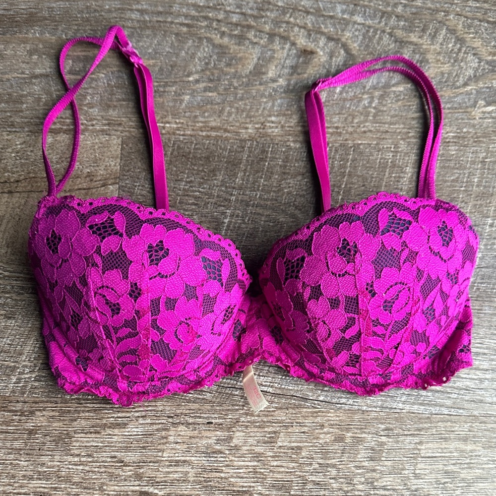 PINK Victoria's Secret Fuchsia Lace Bra